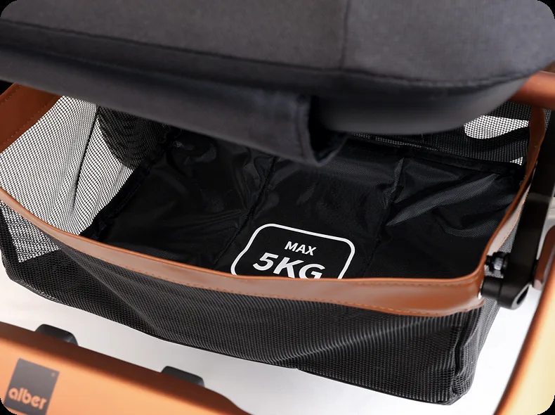 Korb unter dem Sitz des Alber erivo carbon R20 mit Aufdruck maximal 5 kg