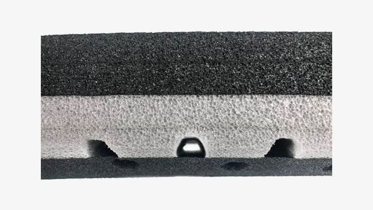 Luftkanäle in der Schaumstoffbasis