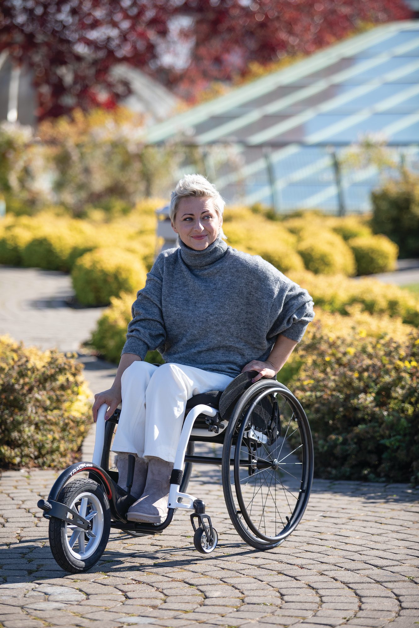 Rehasense TRACK WHEEL Single Arm, Carbon – am Rollstuhl