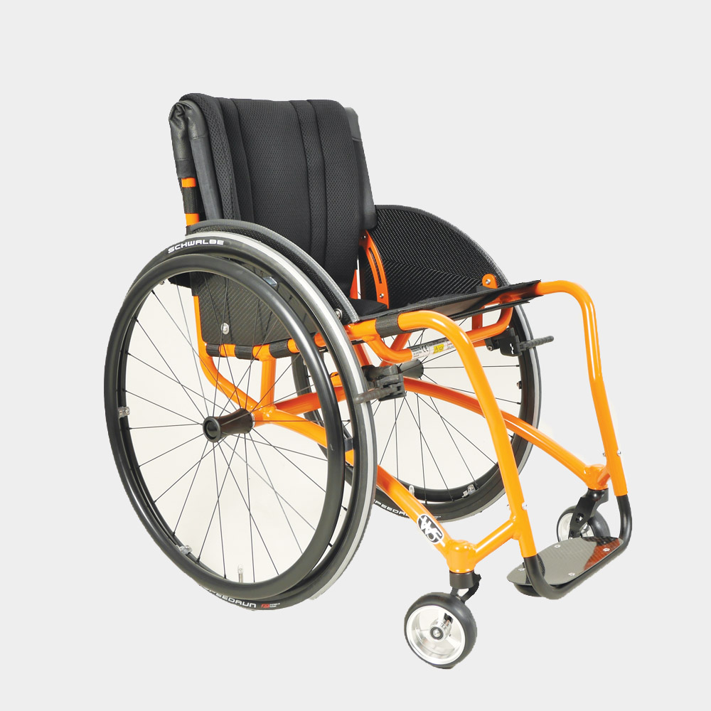 Wolturnus W5 SL in Orange mit schmalen Rahmenrohren, Schrägansicht von vorn