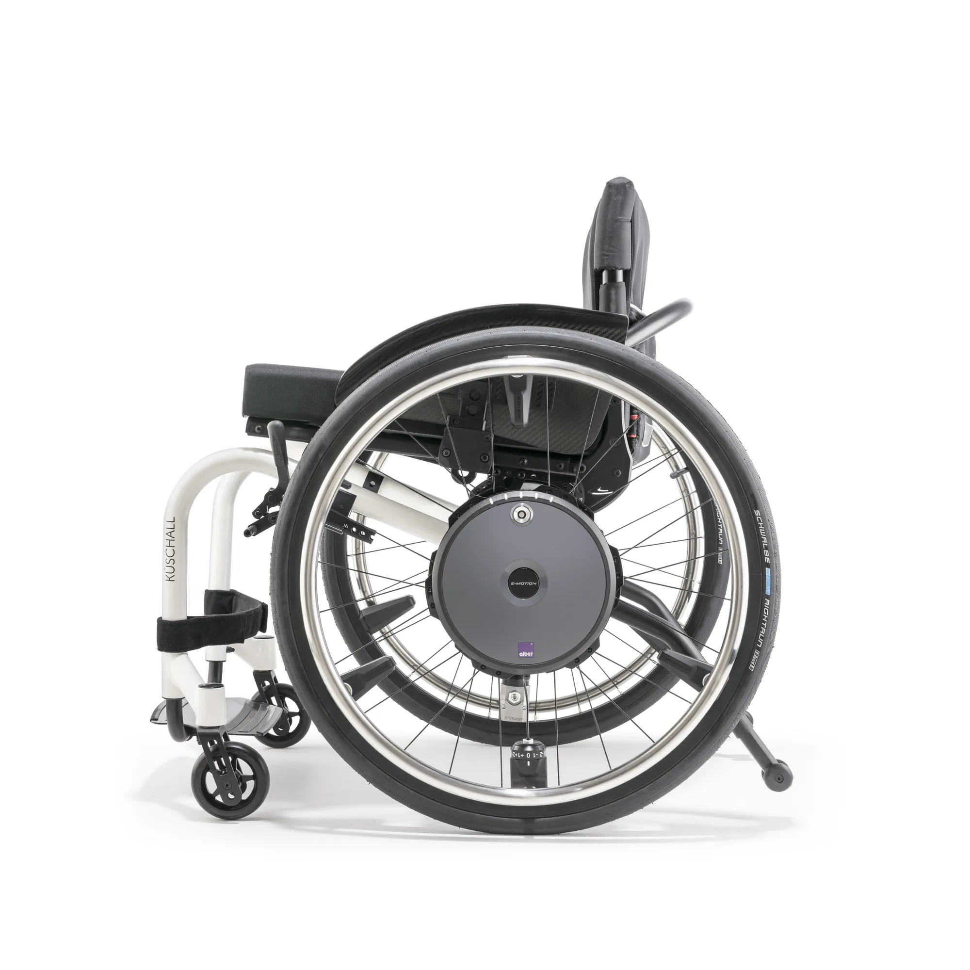 Aktivrollstuhl mit montierten Alber e-motion M25 Antriebsrädern