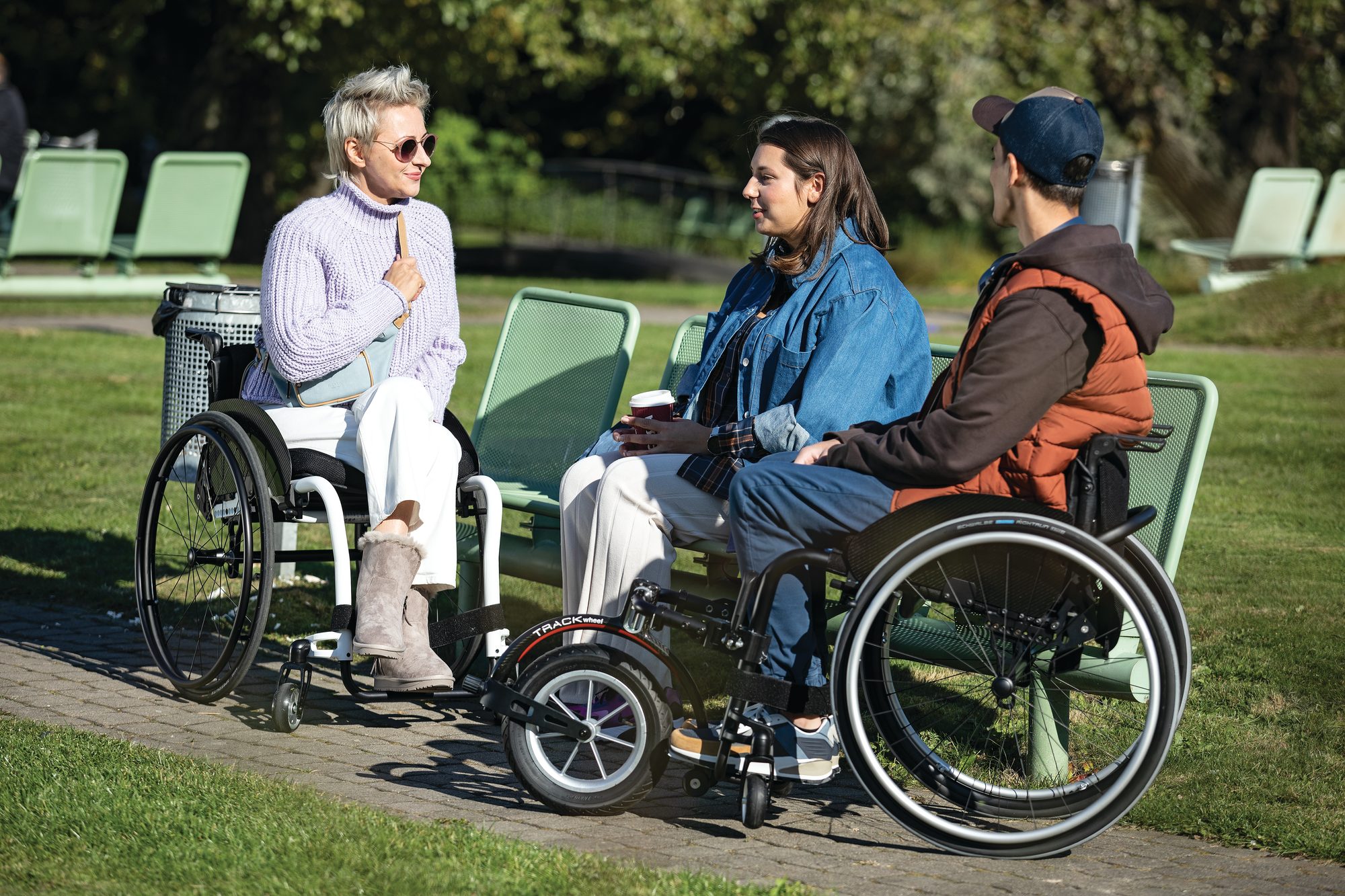 Rehasense TRACK WHEEL Double Arm, Carbon – am Rollstuhl