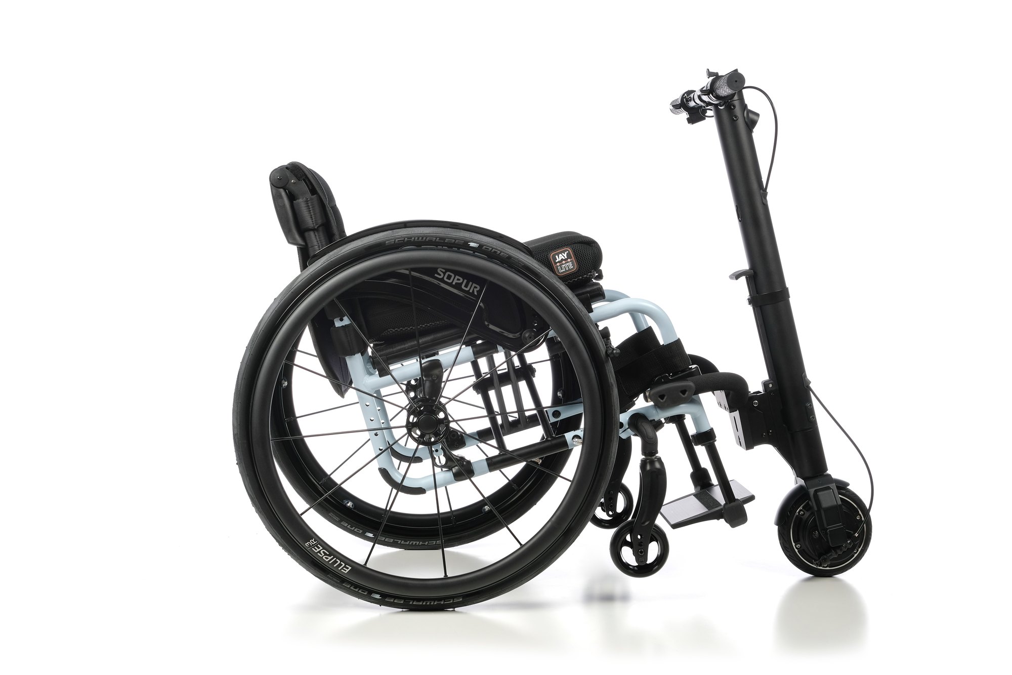 Empulse F35 an einem manuellen Rollstuhl QUICKIE QS5 X