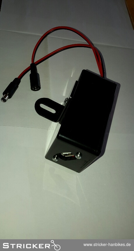 Neodrives USB Ladebox 2,5Ah am Handbike – Stricker Handbikes, Bestellnummer 630635-0